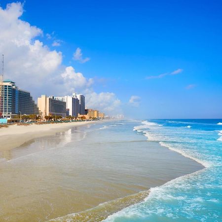 شقة Newly Renovated Oceanfront Studio W/ Balcony - دايتونا بيتش المظهر الخارجي الصورة