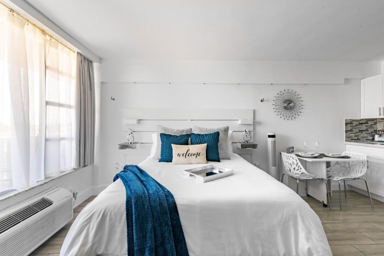 شقة Newly Renovated Oceanfront Studio W/ Balcony - دايتونا بيتش المظهر الخارجي الصورة