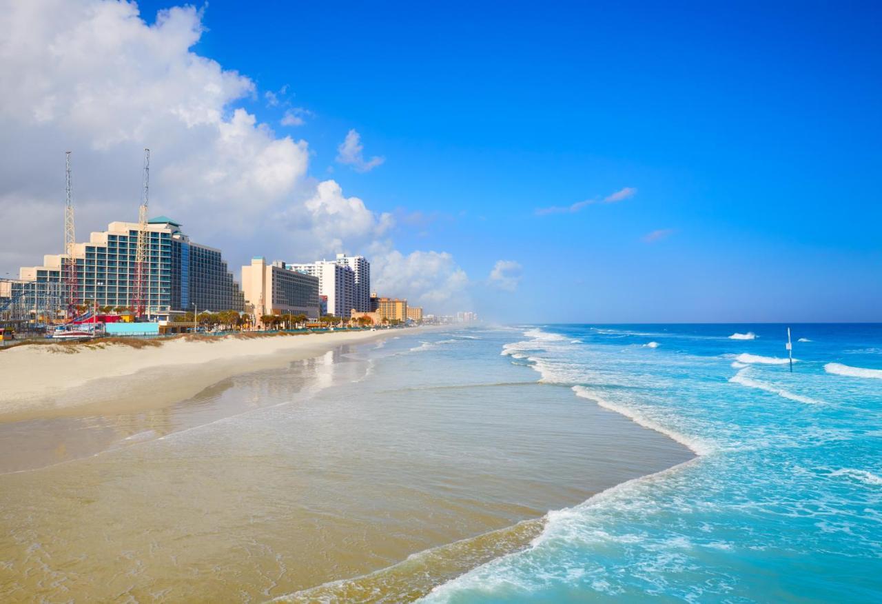 شقة Newly Renovated Oceanfront Studio W/ Balcony - دايتونا بيتش المظهر الخارجي الصورة
